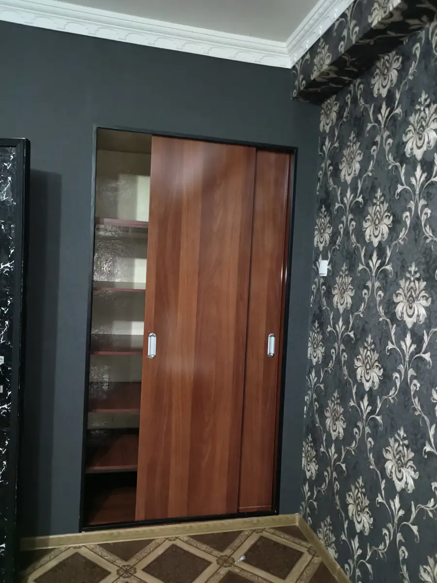 1-комнатная квартира − 42 м², 2/4 этаж