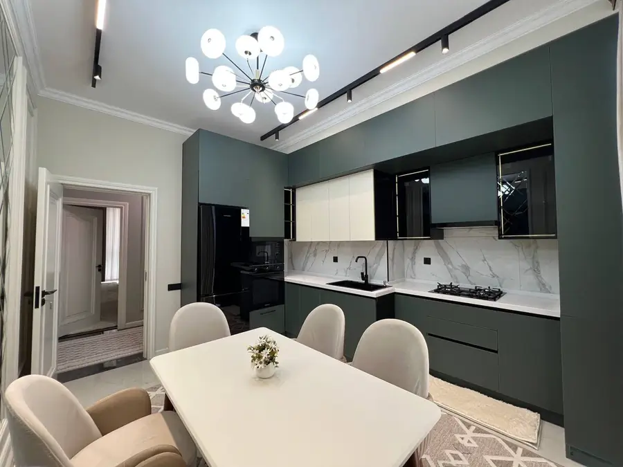 3 xonali kvartira − 120 m², 7/10 qavat