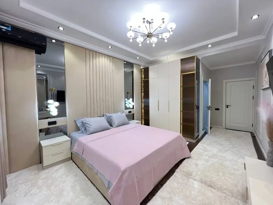 3 xonali kvartira sotiladi − 120 m²