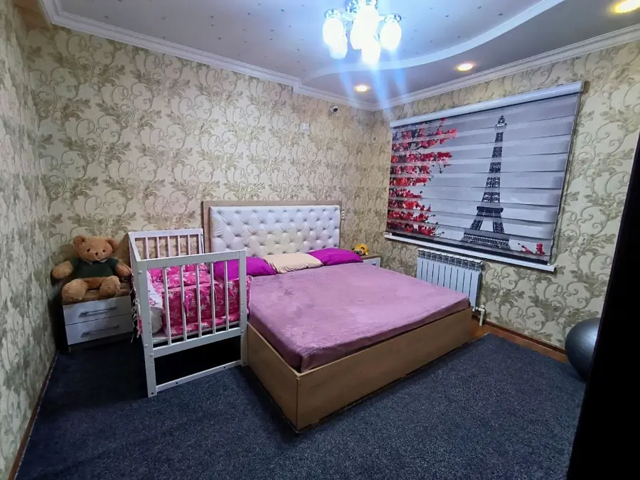 4 xonali kvartira sotiladi − 82 m²