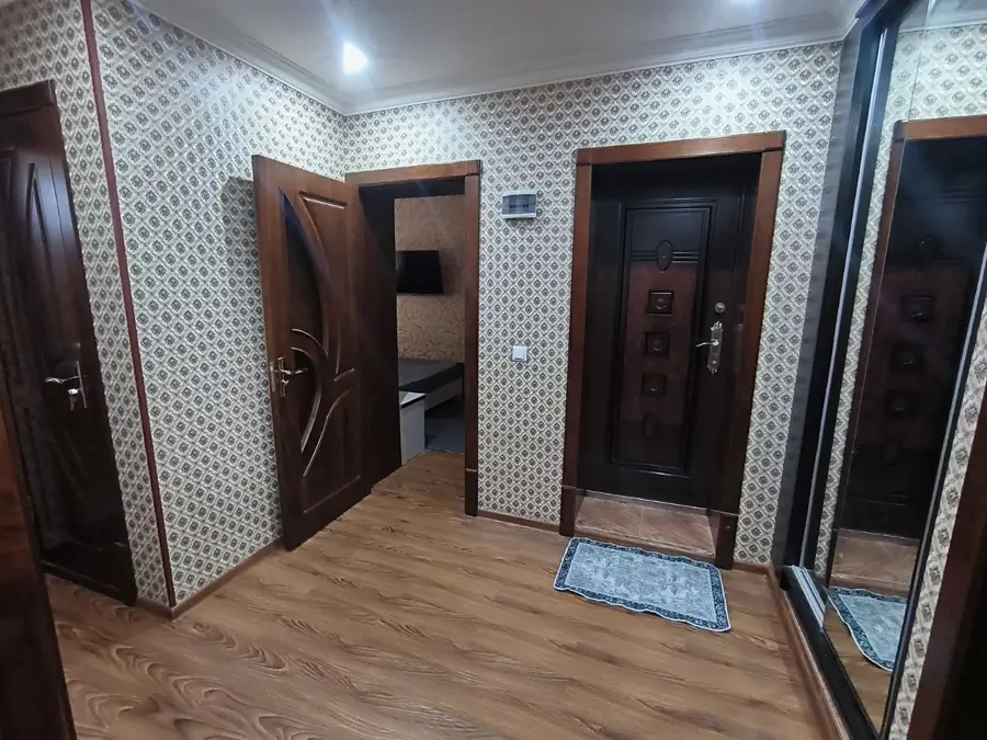 4 xonali kvartira sotiladi − 82 m²
