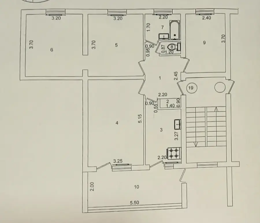 4 xonali kvartira sotiladi − 82 m²