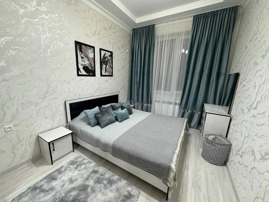 3 xonali kvartira sotiladi − 57 m²