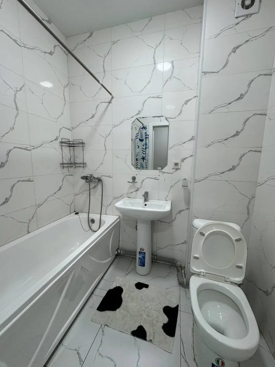 Сдается 1-комнатная квартира − 35 м²