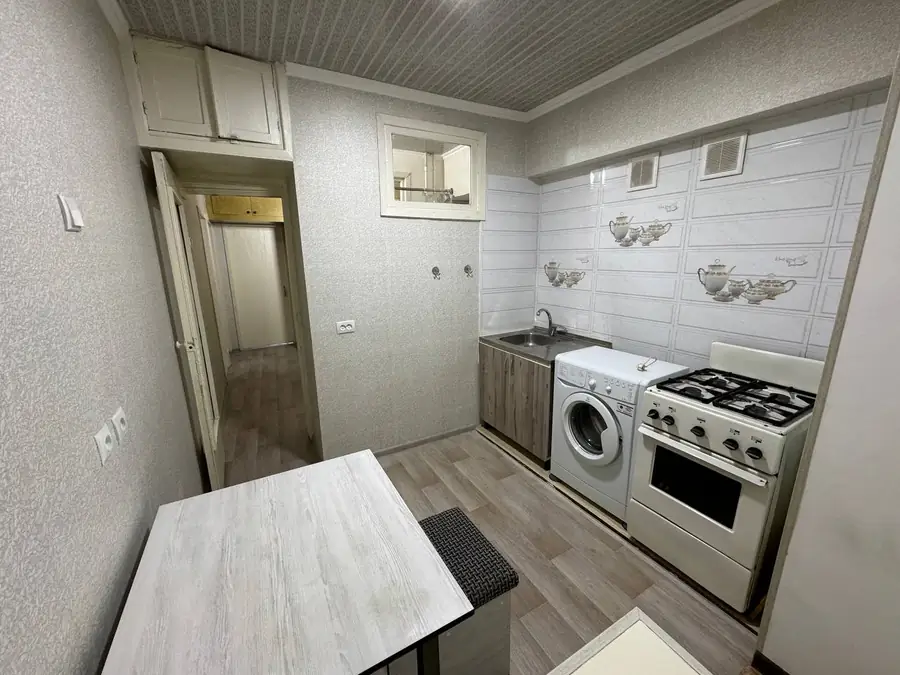 Сдается 3-комнатная квартира − 65 м²