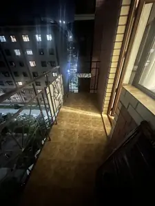 Продается 4-комнатная квартира − 110 м²
