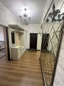 Продается 4-комнатная квартира − 110 м²
