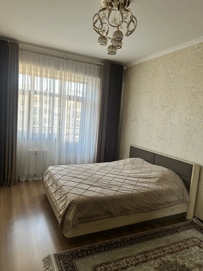 Продается 4-комнатная квартира − 110 м²