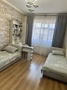 Продается 4-комнатная квартира − 110 м²