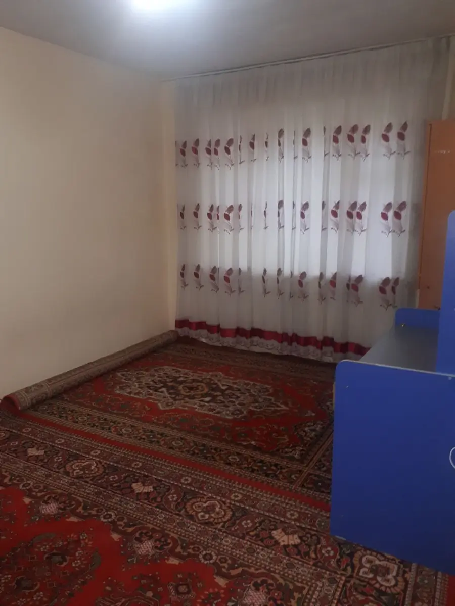 3 из 3 комнат в квартире, 2/4 этаж