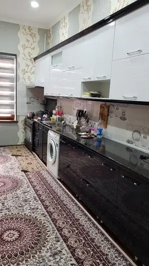 Продается 1-этажный дом − 200 м²