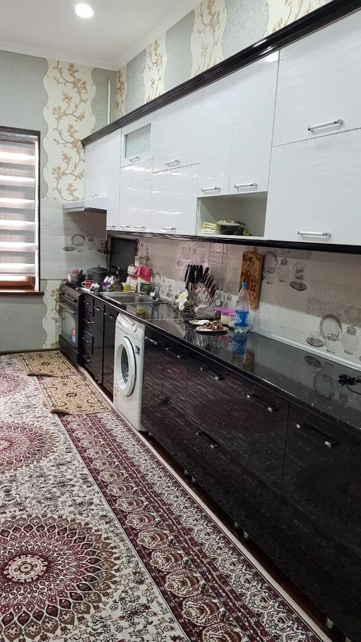 Продается 1-этажный дом − 200 м²