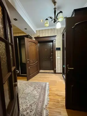 Ijaraga 4 xonali kvartira − 136 m²