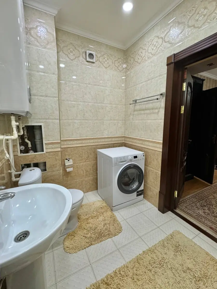 Ijaraga 4 xonali kvartira − 136 m²