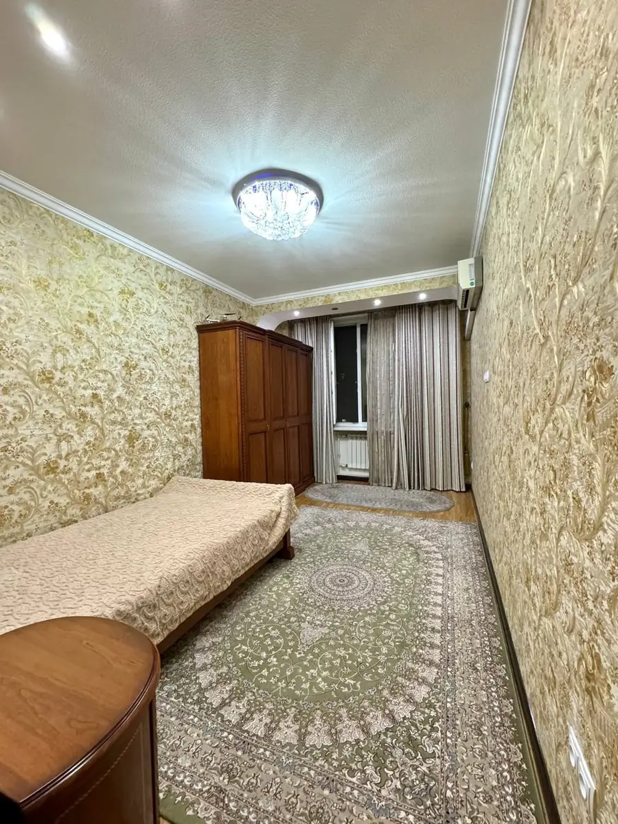 Ijaraga 4 xonali kvartira − 136 m²