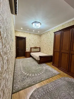 Ijaraga 4 xonali kvartira − 136 m²