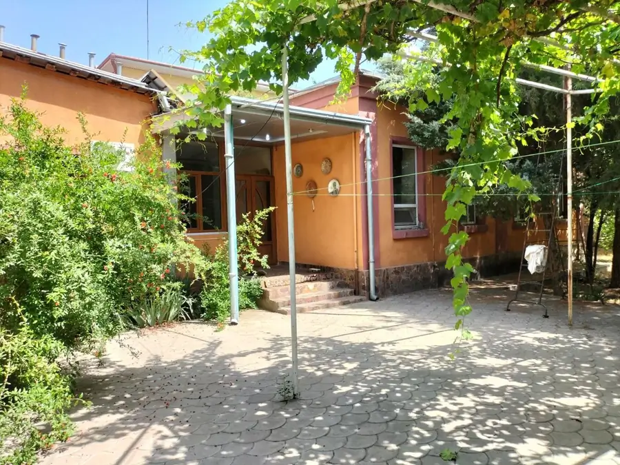 1 qavatli uy − 115 m², 5.5 sot. 
