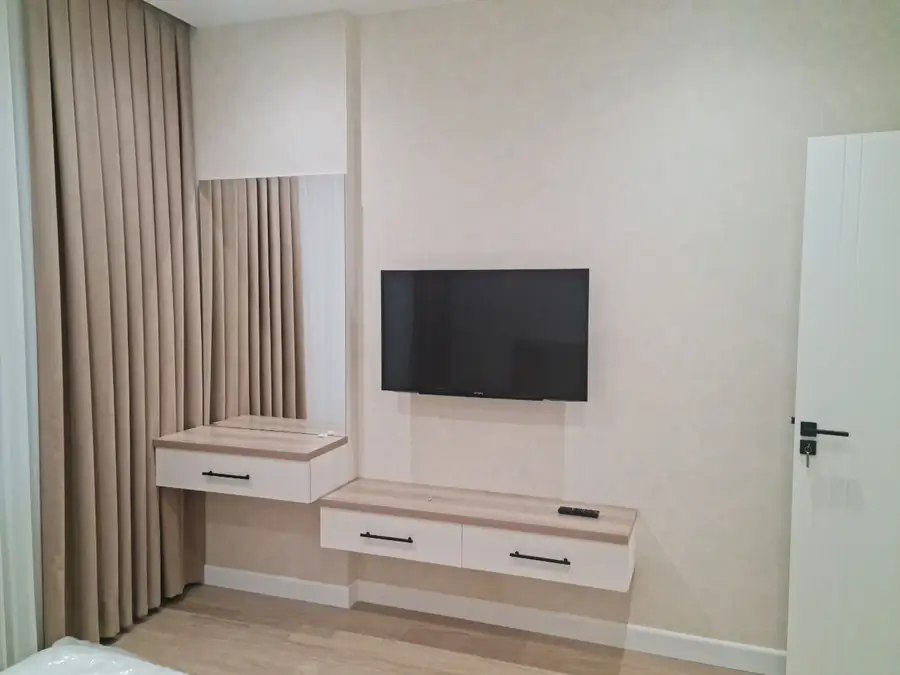 Сдается 2-комнатная квартира − 64 м²