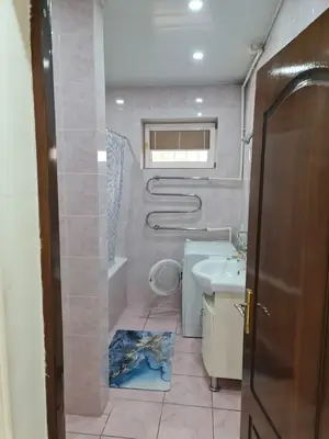 Сдается 3-комнатная квартира − 77 м²