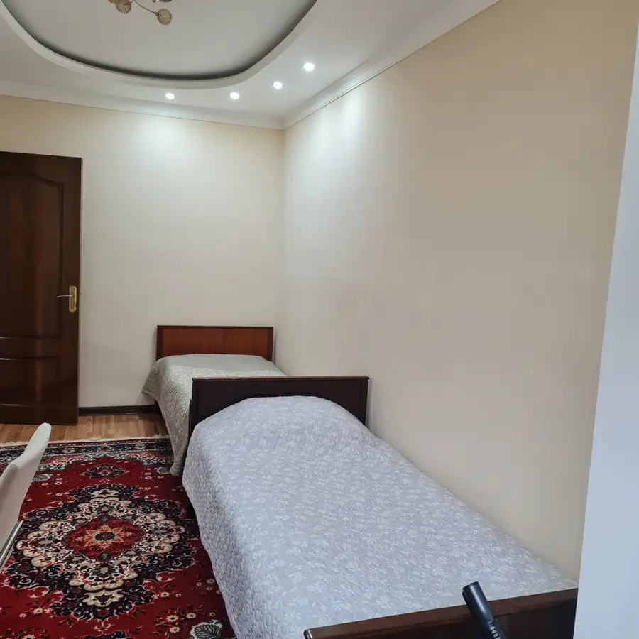 Сдается 3-комнатная квартира − 77 м²