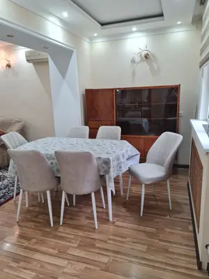 Сдается 3-комнатная квартира − 77 м²