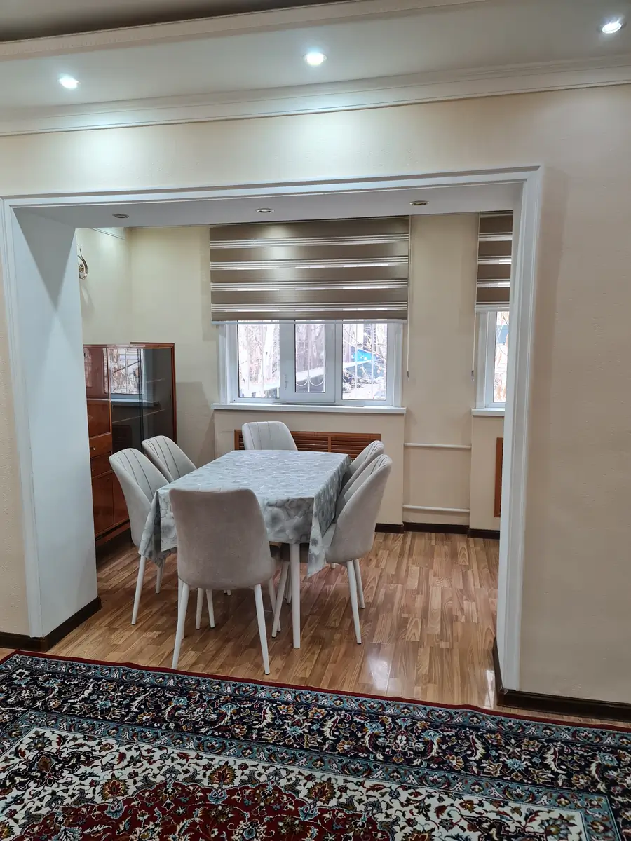 Сдается 3-комнатная квартира − 77 м²