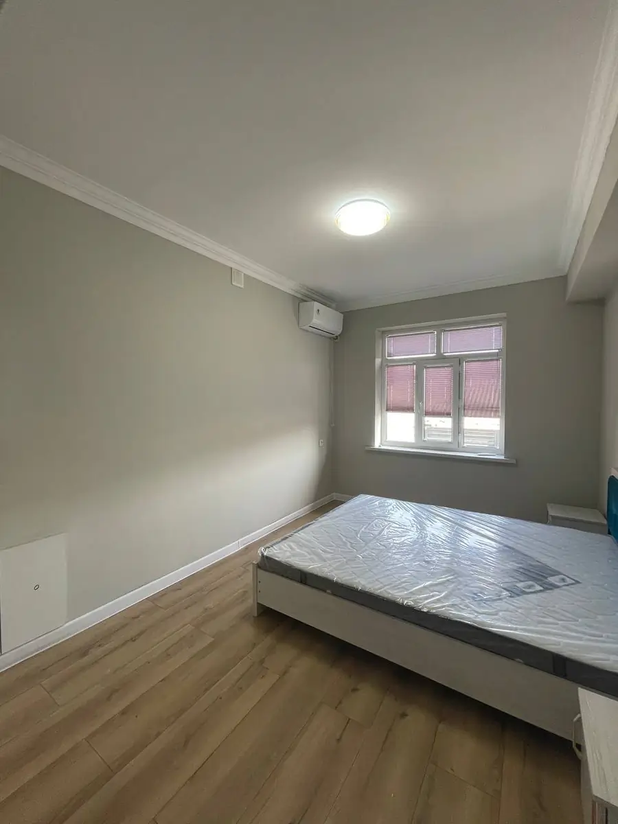 Сдается 2-этажный дом − 210 м²