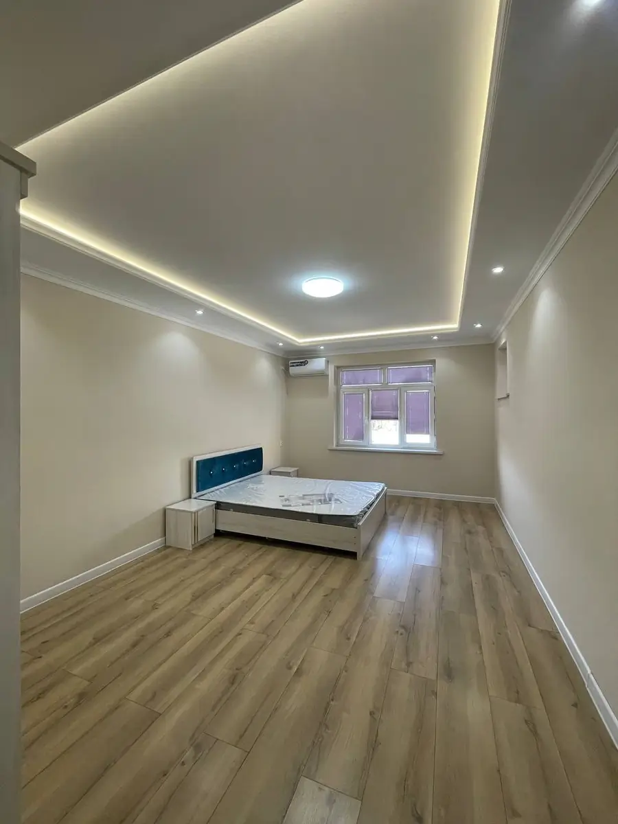 Сдается 2-этажный дом − 210 м²