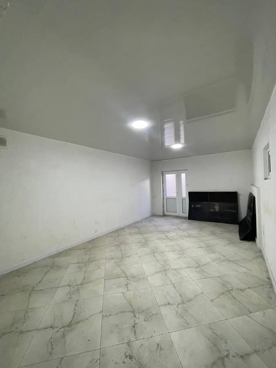 Сдается 2-этажный дом − 210 м²