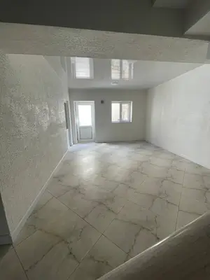 Сдается 2-этажный дом − 210 м²