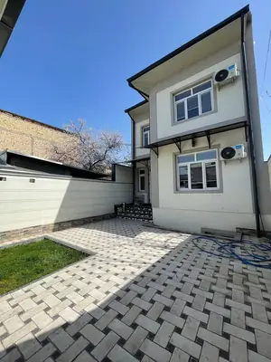 Сдается 2-этажный дом − 210 м²