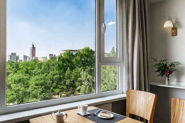 2-комнатная квартира − 79 м², 7/9 этаж