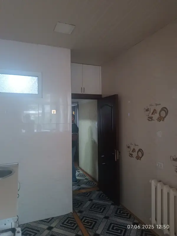 3-комнатная квартира − 70 м², 1/4 этаж
