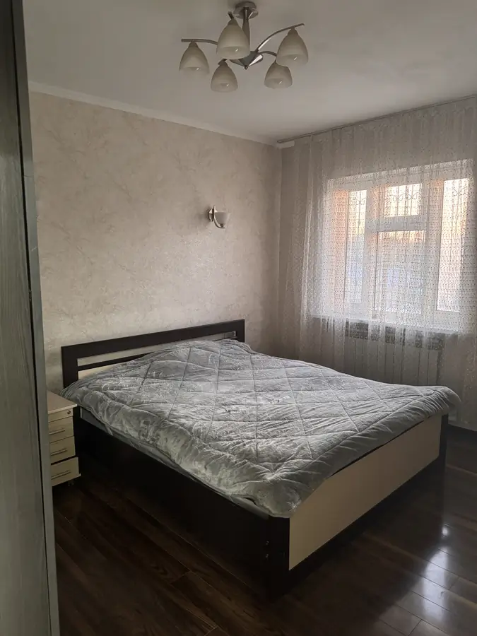 Продается 3-комнатная квартира − 72 м²