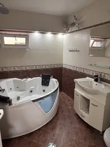3 xonali kvartira − 72 m², 4/4 qavat