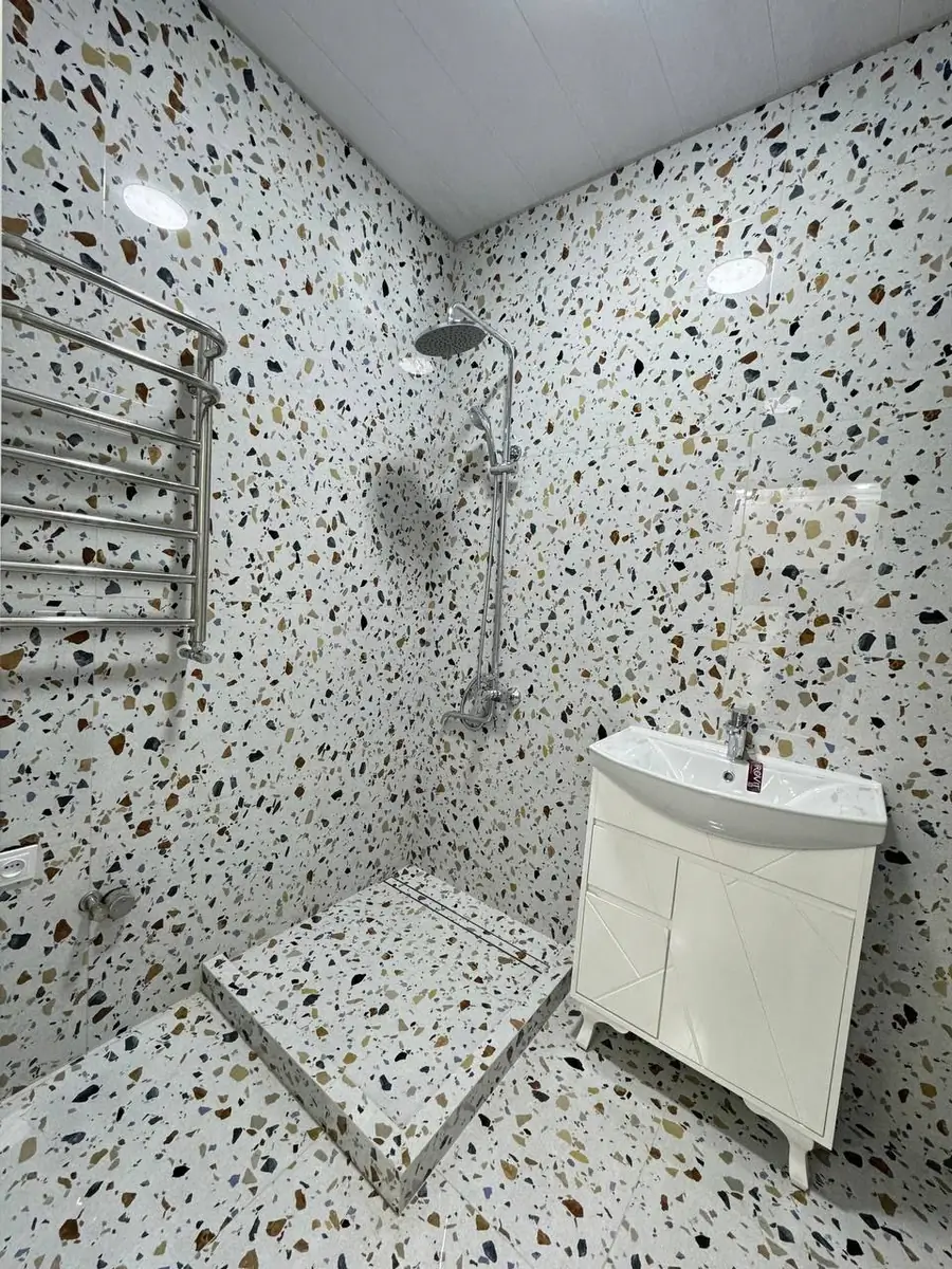 2 xonali kvartira sotiladi − 40 m²