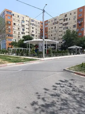 Продается 1-комнатная квартира − 42 м²