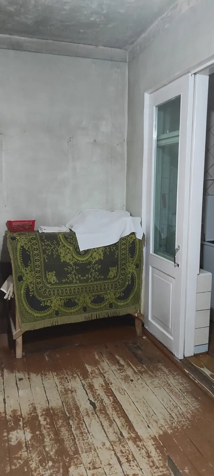 3 xonali kvartira sotiladi − 69.9 m²