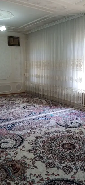 2 xonali kvartira sotiladi − 60 m²