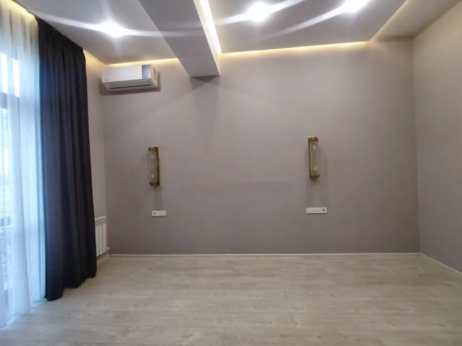 Сдается 2-комнатная квартира − 68 м²