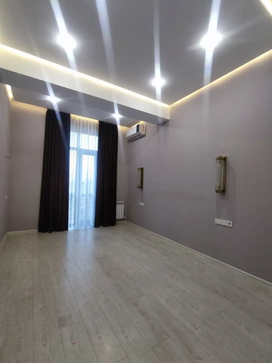 Сдается 2-комнатная квартира − 68 м²