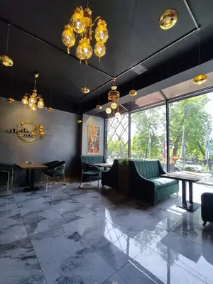 Obshepit − 500 m², 1/8 qavat