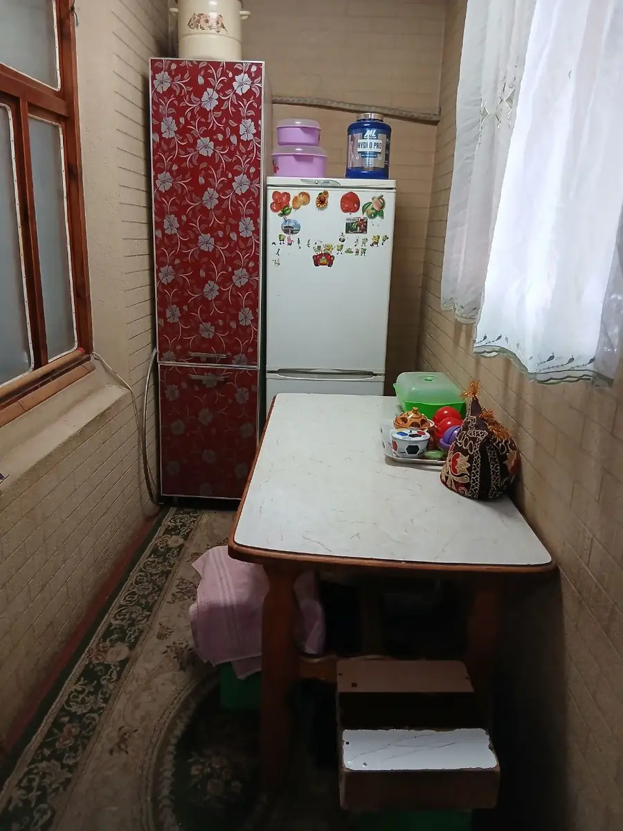3 xonali kvartira sotiladi − 57 m²