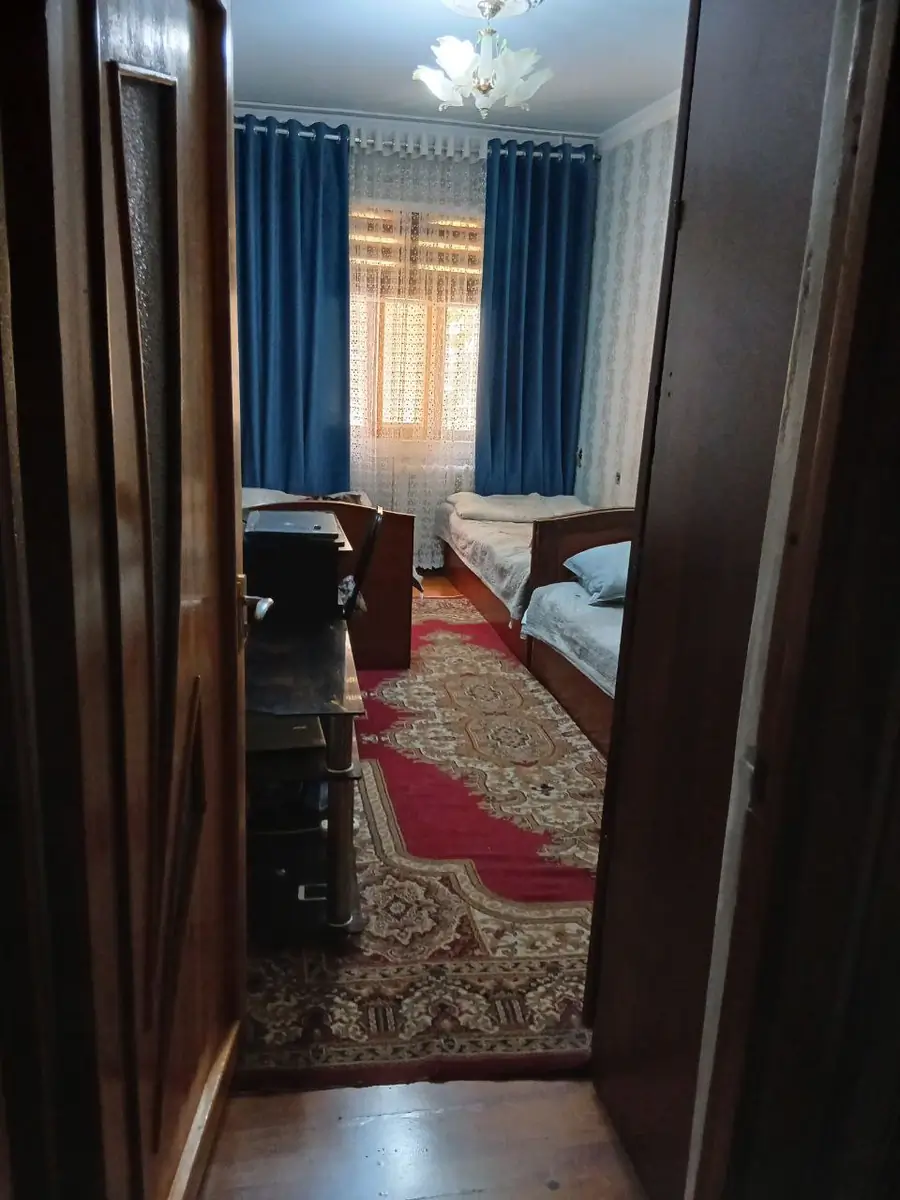 3 xonali kvartira sotiladi − 57 m²