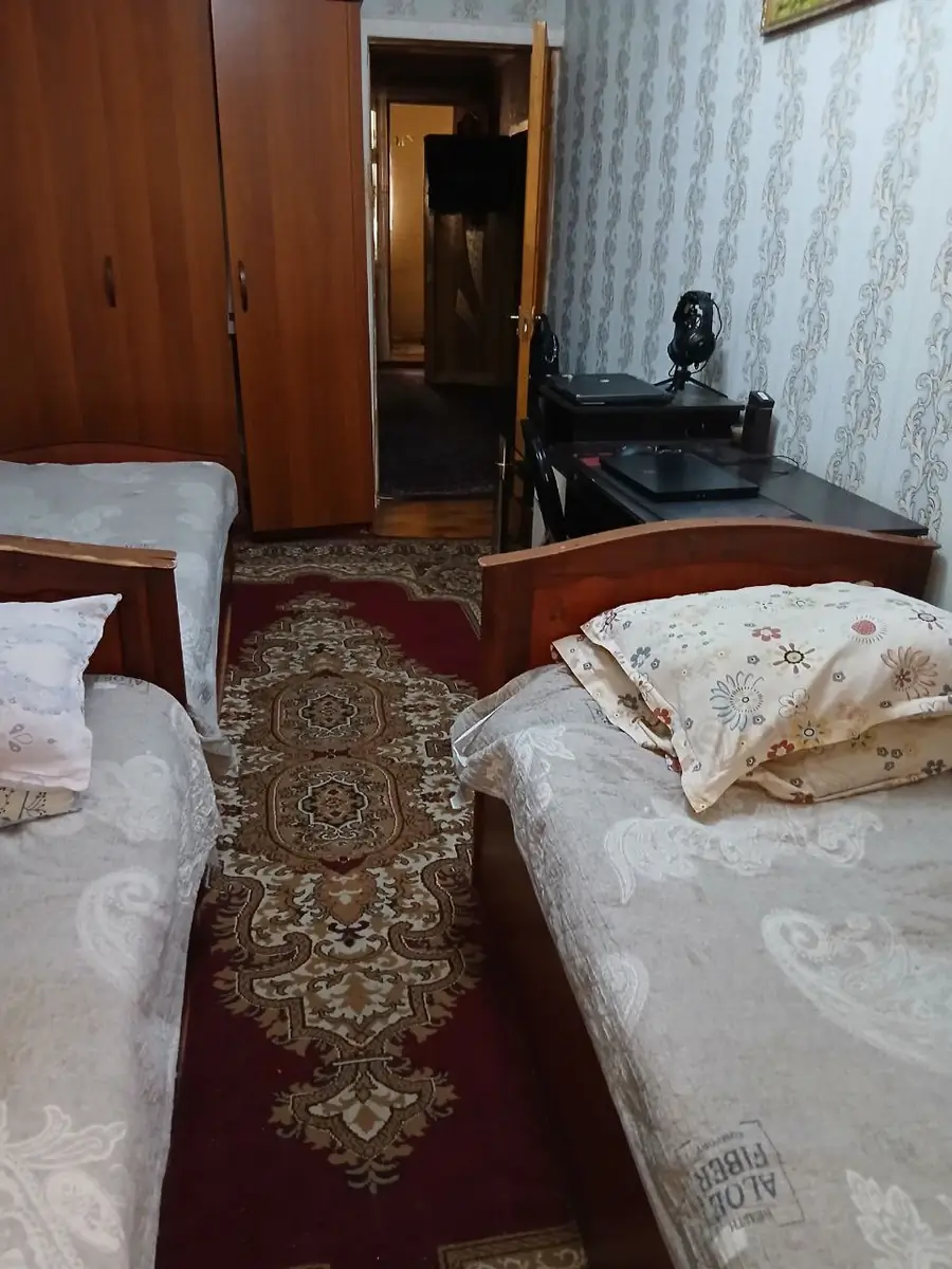 3 xonali kvartira sotiladi − 57 m²