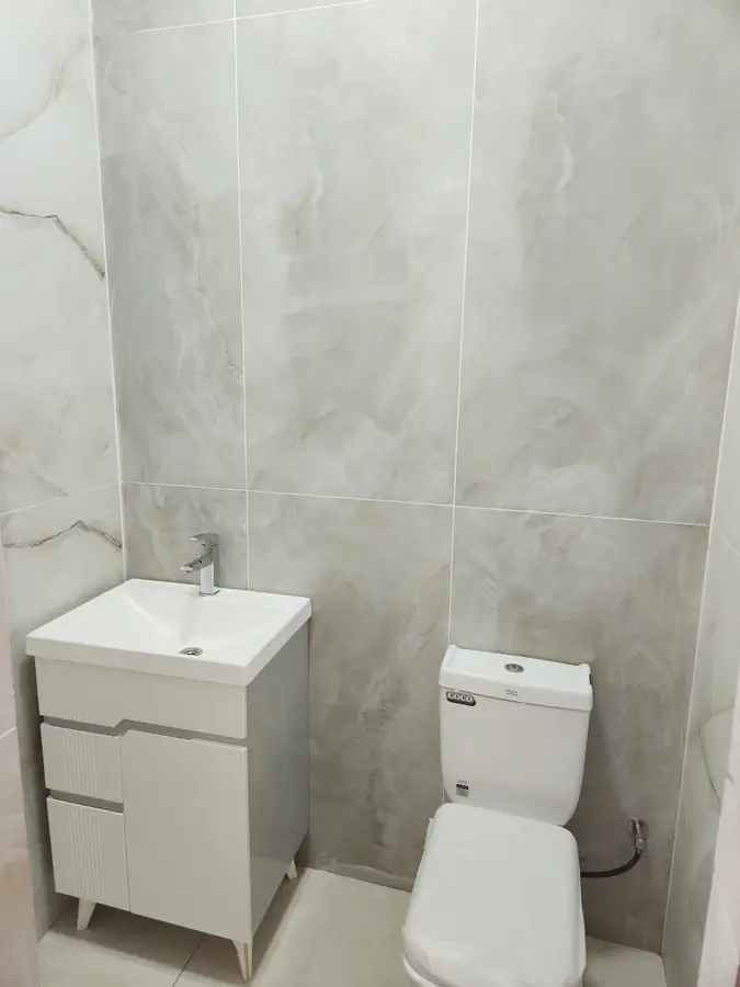 2 qavatli uyning 100% sotiladi − 200 m²