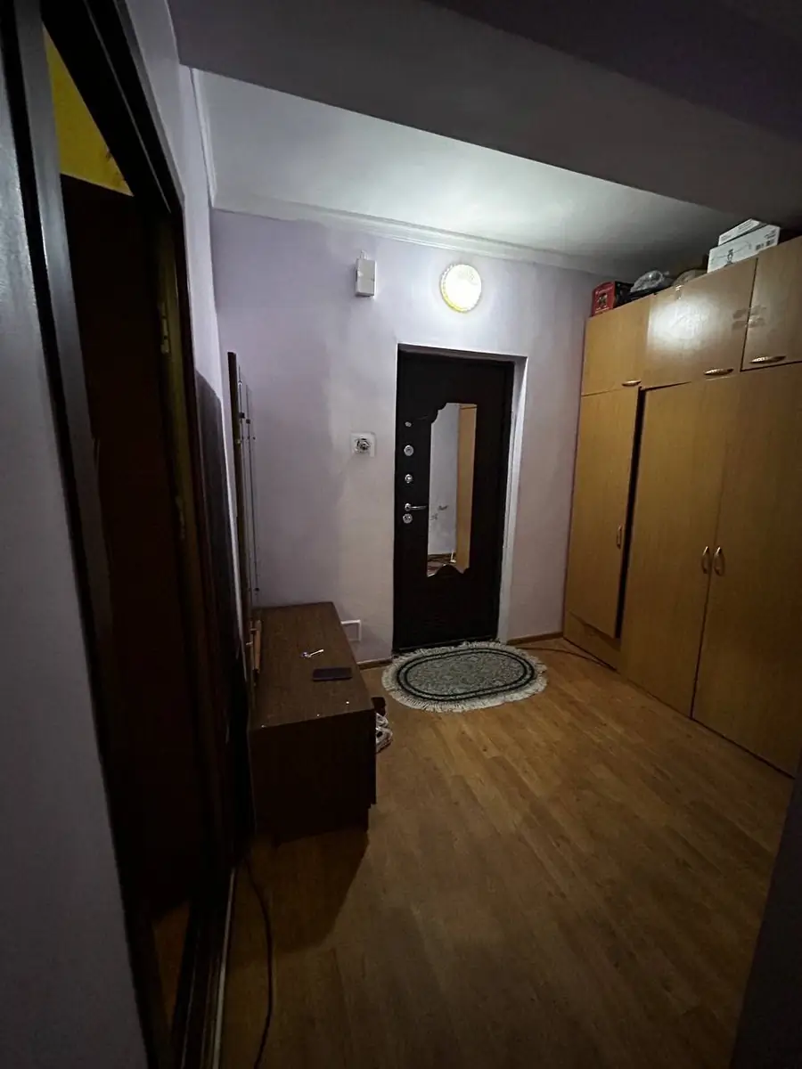 Продается 1-комнатная квартира − 43 м²