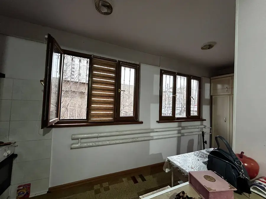 Продается 1-комнатная квартира − 43 м²