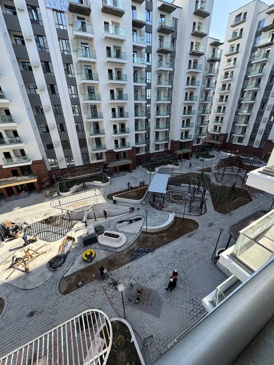 Продается 2-комнатная квартира − 67 м²