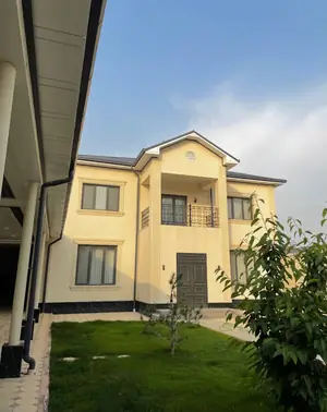 Ijaraga 2 qavatli uy − 260 m²